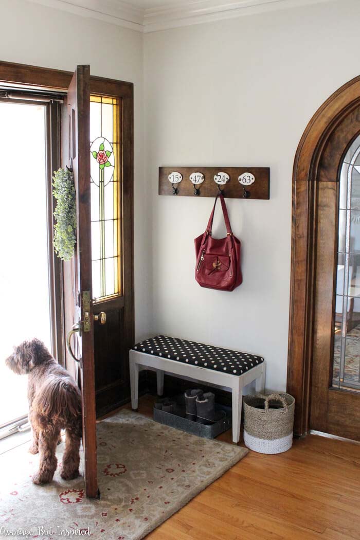 Simple Entry Nook with Numbered Hooks #farmhouse #entryway #decor #decorhomeideas