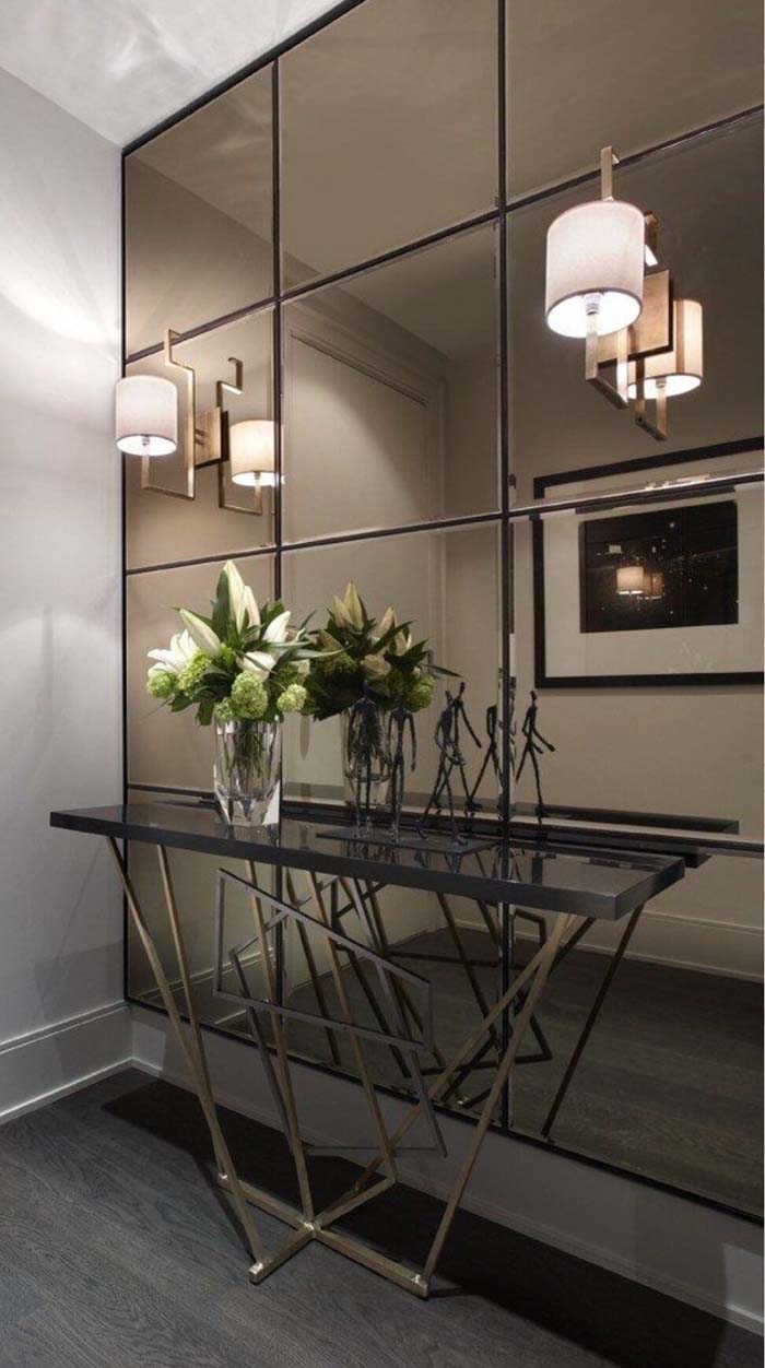 Smokey Mirror Wall for a Contemporary Entryway #mirror #decoration #decorhomeideas