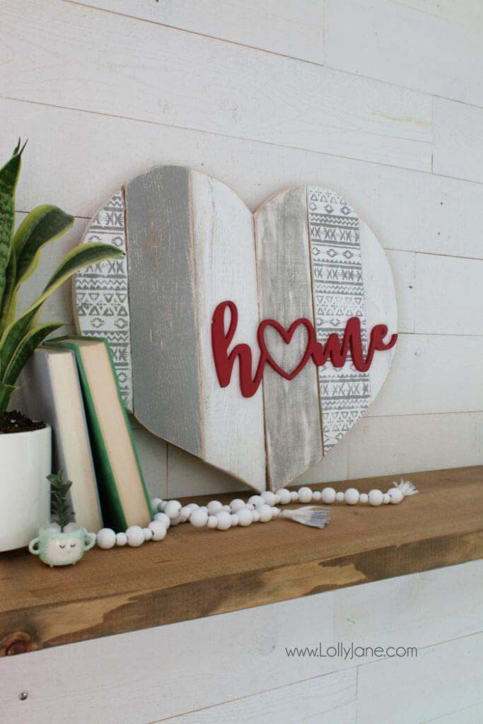 Home Stenciled Pallet Heart Home Decor #diy #pallet #sign #decorhomeideas