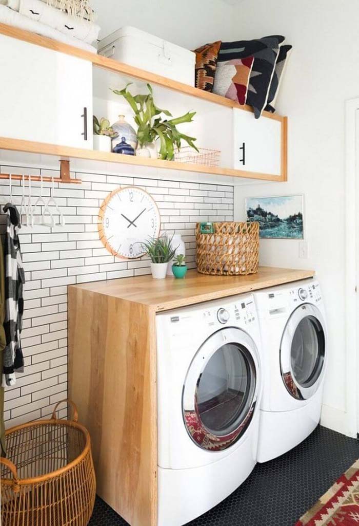 Subway Tile Backsplash Accent Laundry Room #laundryroom #small  #design #decorhomeideas