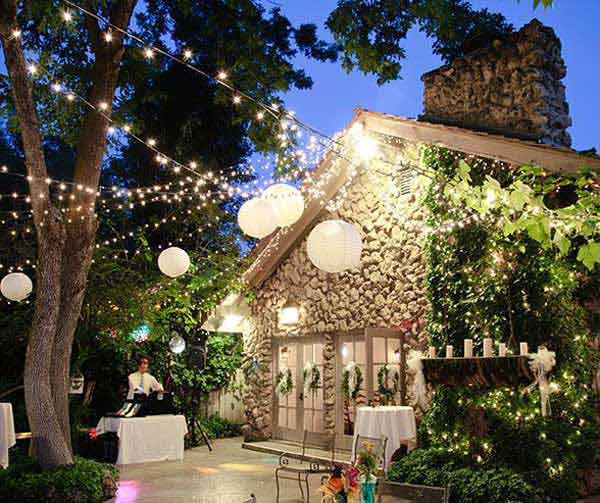 Wedding-Worthy String Lighting and Paper Lanterns #stringlight #garden #yard #decorhomeideas