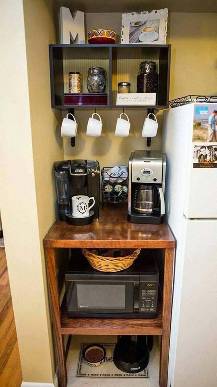 A Coffee Nook for Breakfast Convenience #smallkitchen #storage #organization #decorhomeideas