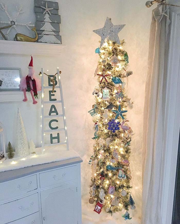 Beachy Christmas Tree #diy #coastal #christmas #decorhomeideas