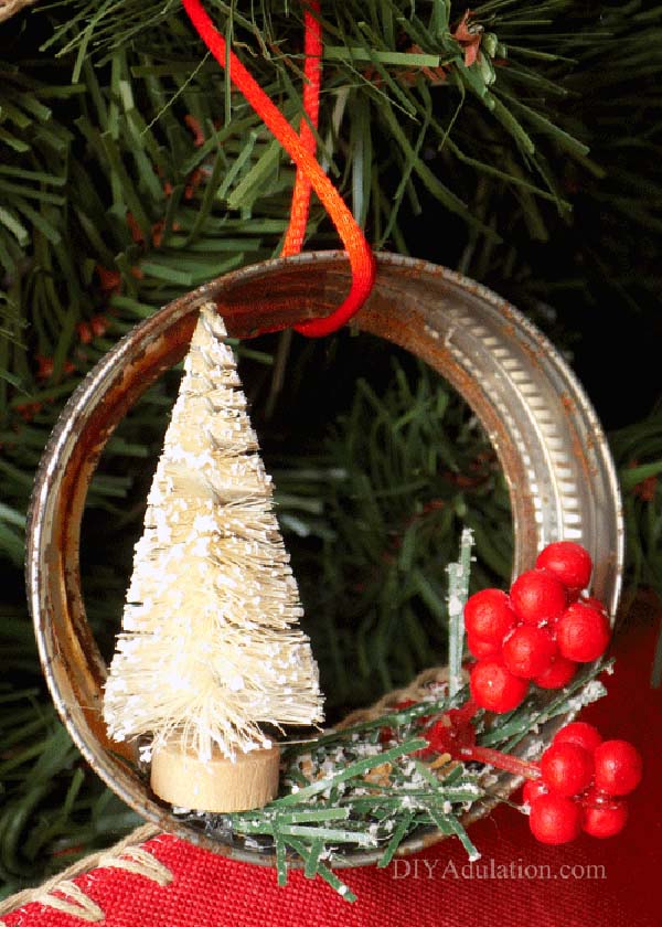 Bottle Brush Mason Jar Ring Ornament #Christmas #rustic #ornaments #decorhomeideas