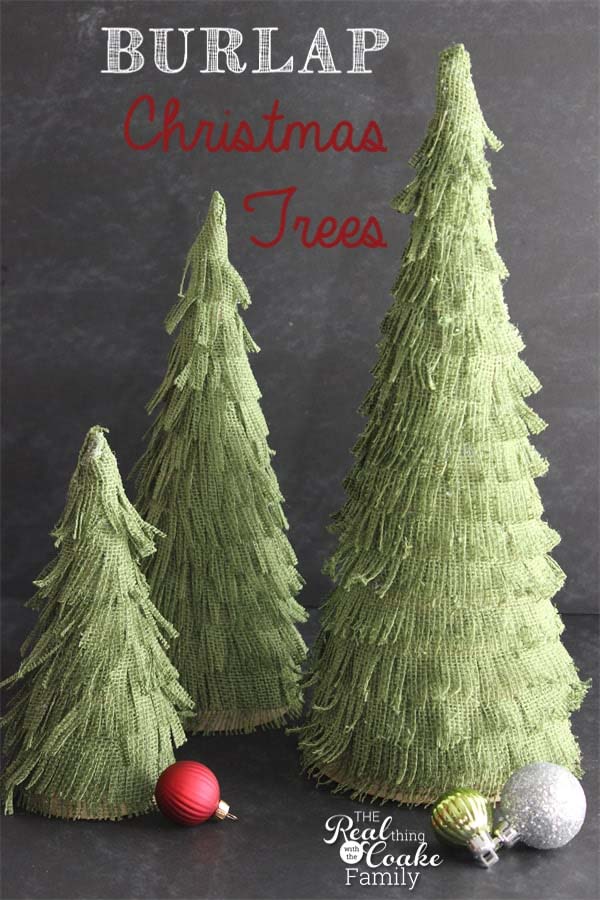 Burlap Christmas Trees #Christmas #tree #crafts #decorhomeideas