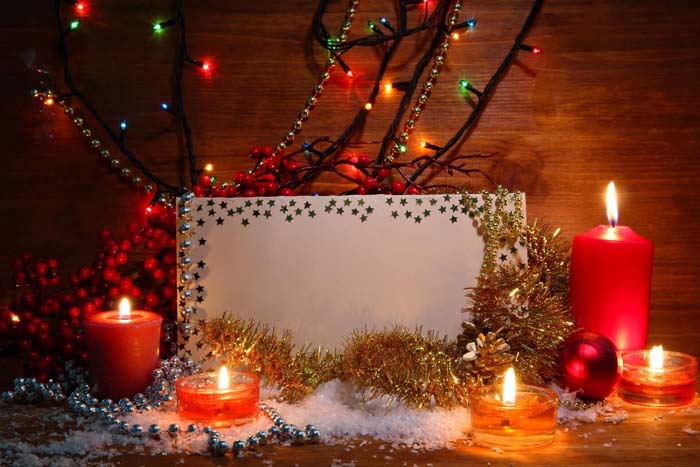 Candles, Beads, and Christmas Lights Place Card #Christmas #tinsel #diy #decorhomeideas