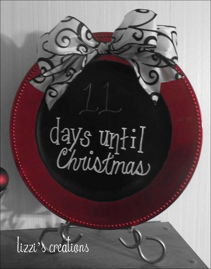 Chalkboard Christmas Countdown Plate #Christmas #dollarstore #diy #decorhomeideas