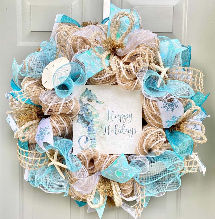 Christmas Beach Wreath #diy #coastal #christmas #decorhomeideas