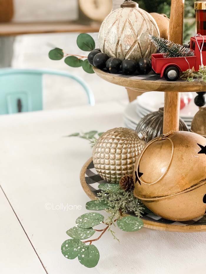 Christmas Tiered Tray Styling #tieredtray #Christmas #decorhomeideas