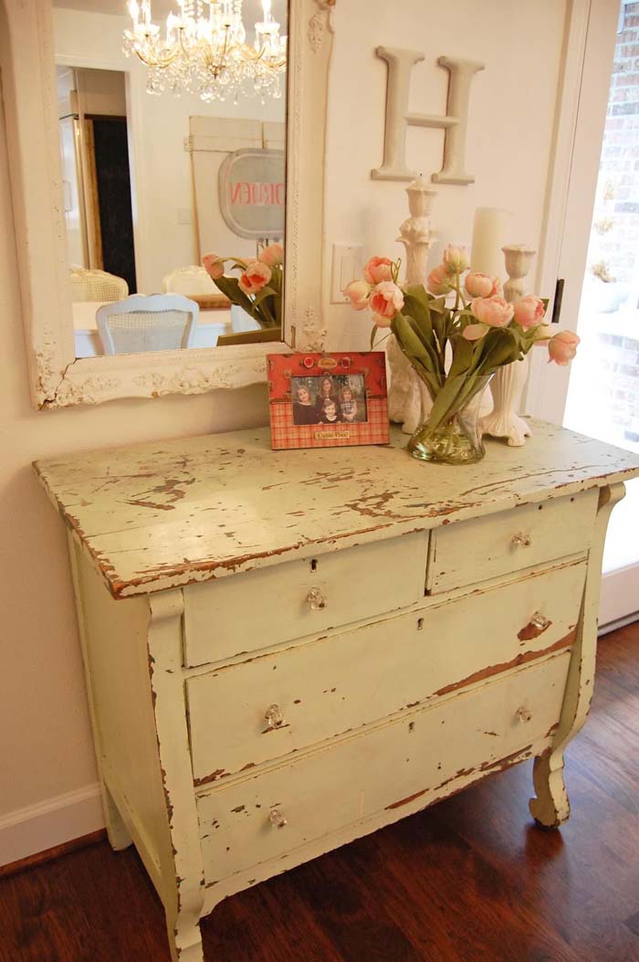 Distressed Hall Table With Ornate Framed Mirror #bedroom #vintage #decor #decorhomeideas