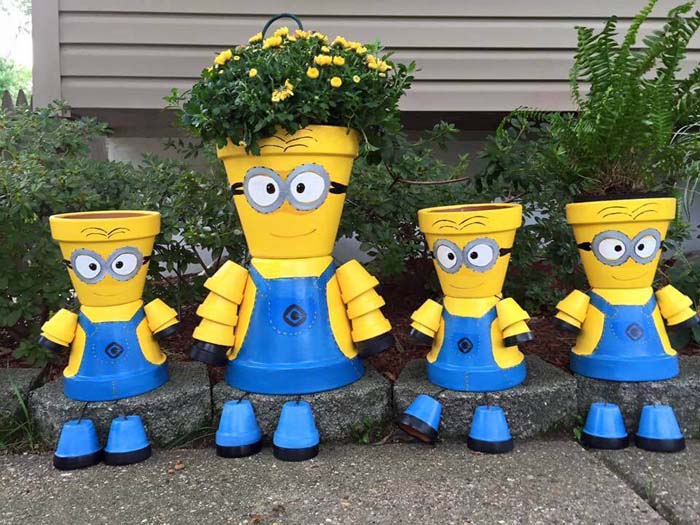 DIY Minion Flower Pot Decorations #flowerpot #frontdoor #frontporch #decorhomeideas