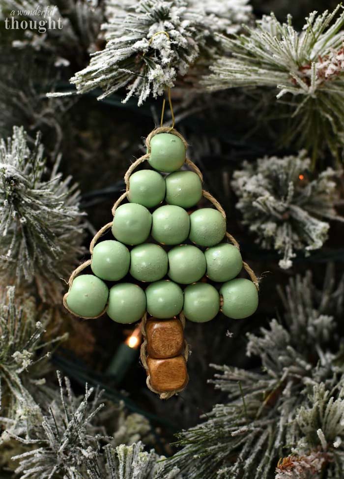 DIY Ornament Wooden Bead Christmas Tree #Christmas #rustic #ornaments #decorhomeideas