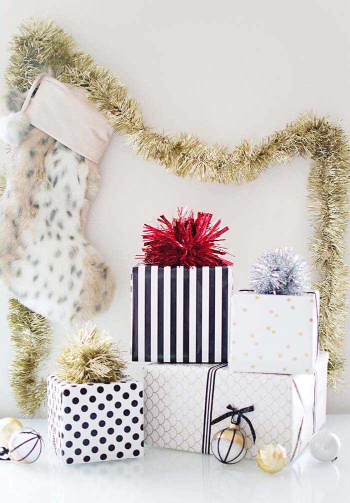 DIY Sparkly Holiday Gift Toppers #Christmas #tinsel #diy #decorhomeideas