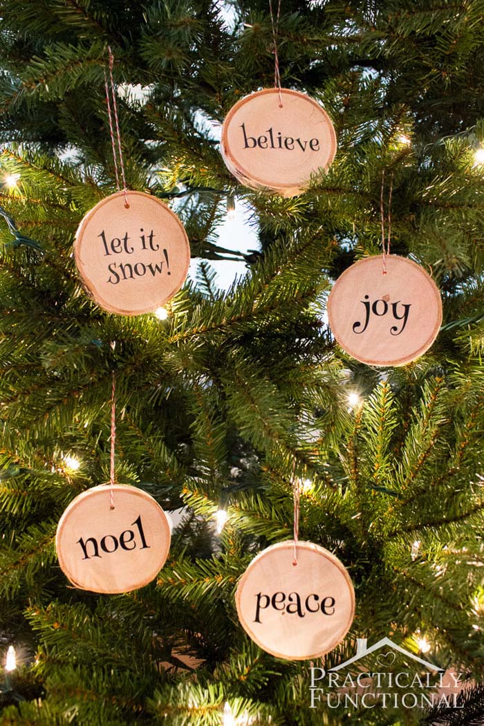 DIY Wood Slice Christmas Ornaments #Christmas #rustic #ornaments #decorhomeideas