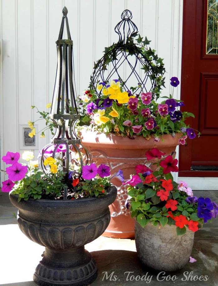 Eclectic Summer Flower Pot Trio #flowerpot #frontdoor #frontporch #decorhomeideas