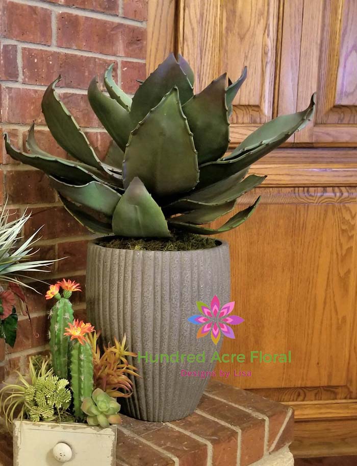 Faux Agave Plant in Cement Planter #flowerpot #frontdoor #frontporch #decorhomeideas