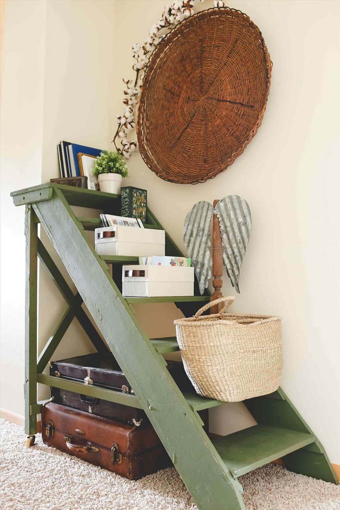 How to Create an Instant Nook #diy #ladder #repurpose #decorhomeideas