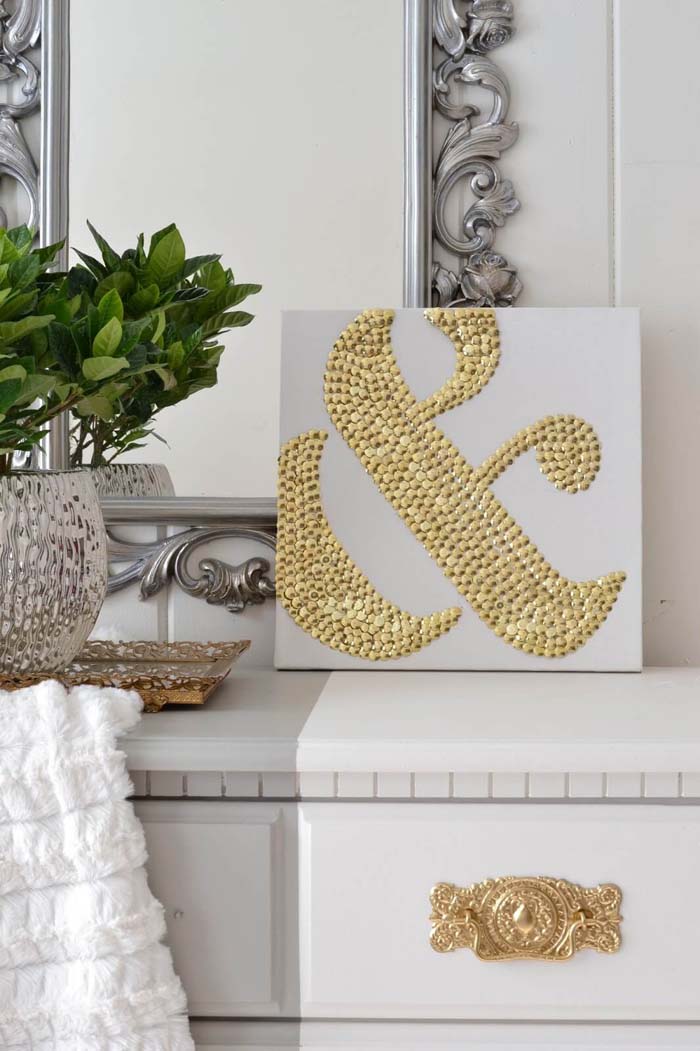 How To Make DIY Ampersand Art Using Thumbtacks #dollarstore #diy #homedecor #decorhomeideas