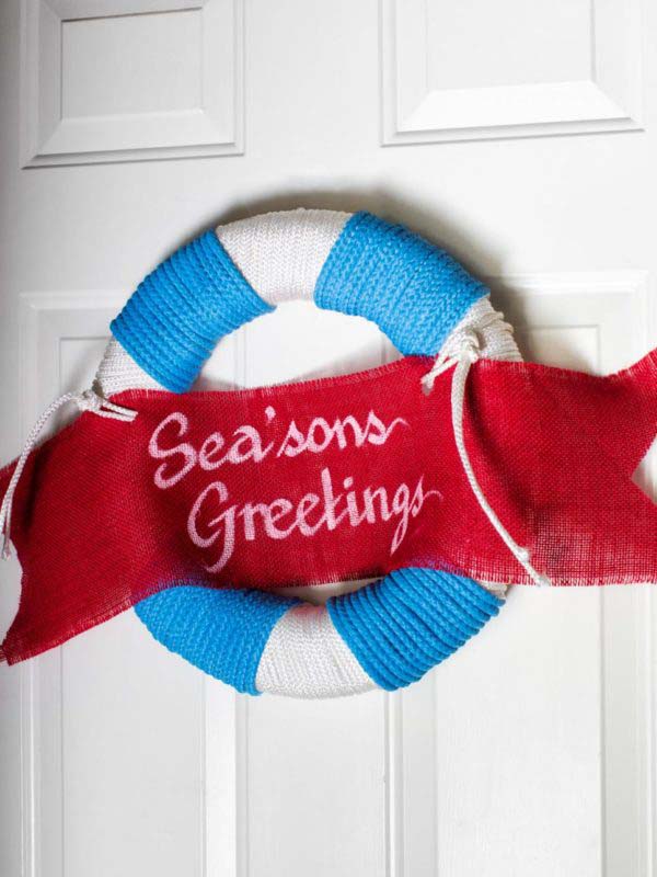 Life Saver Christmas Wreath #diy #coastal #christmas #decorhomeideas