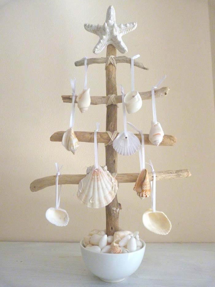 Mini DIY Beach Christmas Tree #diy #coastal #christmas #decorhomeideas