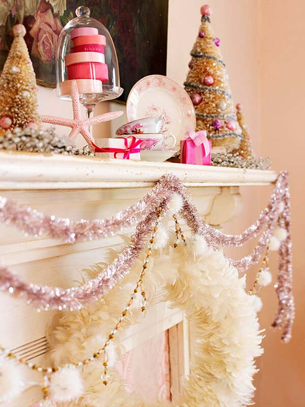 Mixed Garland Fireplace Mantel Décor #Christmas #tinsel #diy #decorhomeideas