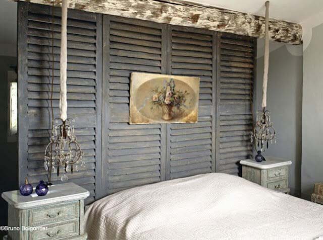 Old-world Style Headboard And Room Divider #bedroom #vintage #decor #decorhomeideas