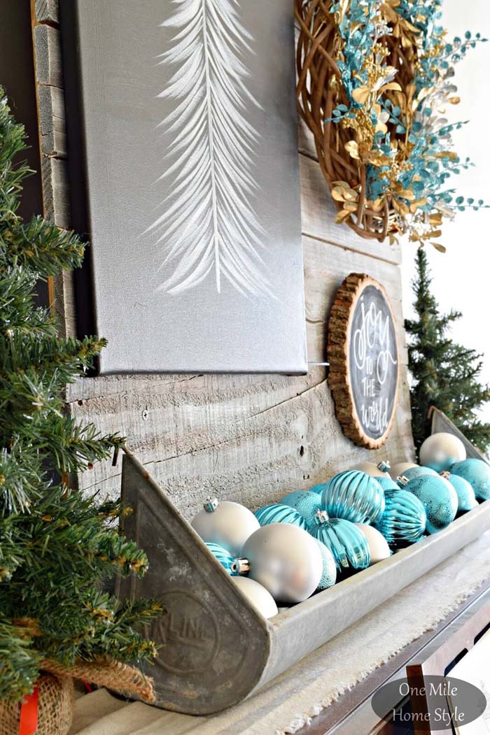 Overflowing Ornaments of Holiday Joy #Christmas #blue #decorations #decorhomeideas