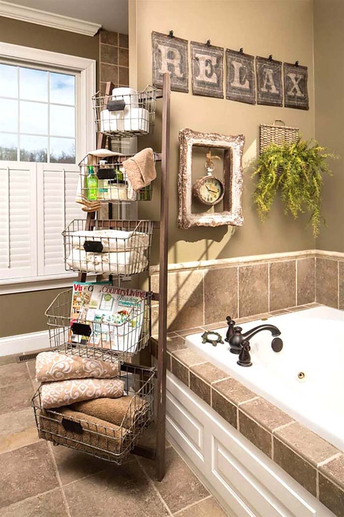 Primitive Wood Ladder Bathroom Caddy #diy #ladder #repurpose #decorhomeideas