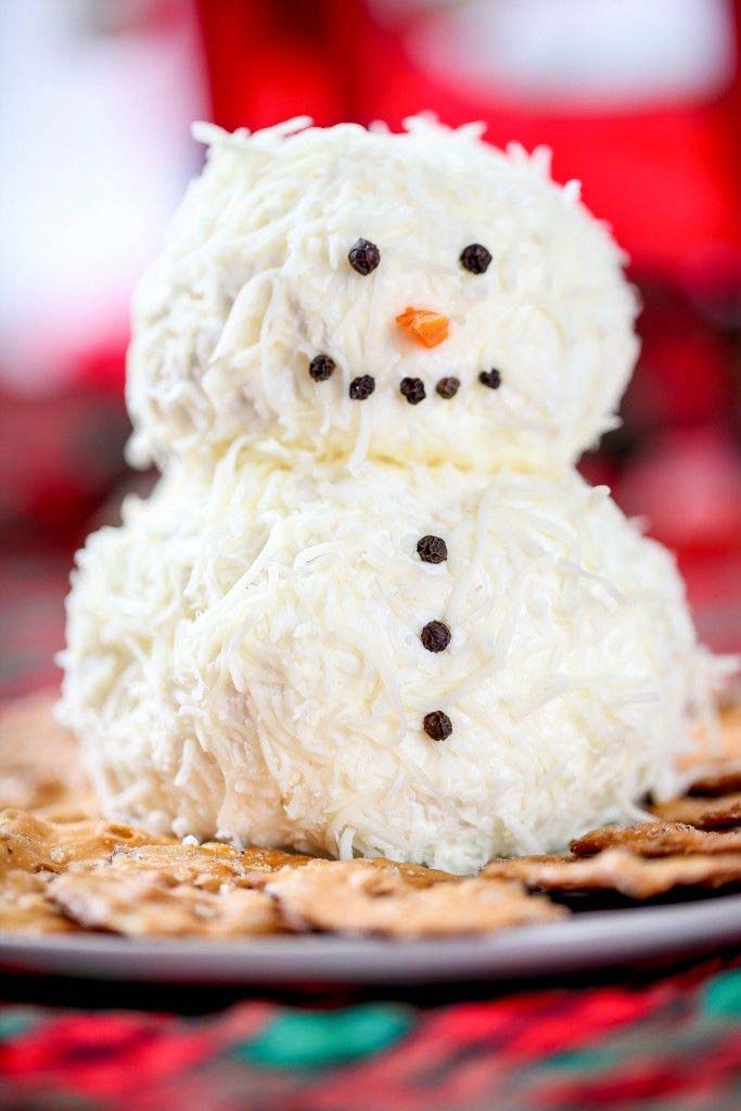Ranch Snowman Cheeseball #Christmas #cheeseball #cheese #appetizers #decorhomeideas