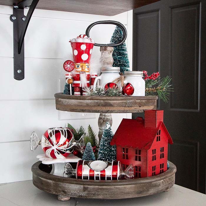 Red and White Christmas Farmhouse Tiered Tray #tieredtray #Christmas #decorhomeideas