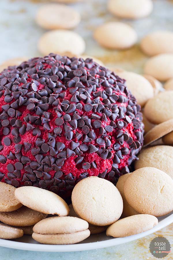 Red Velvet Cheeseball #Christmas #cheeseball #cheese #appetizers #decorhomeideas