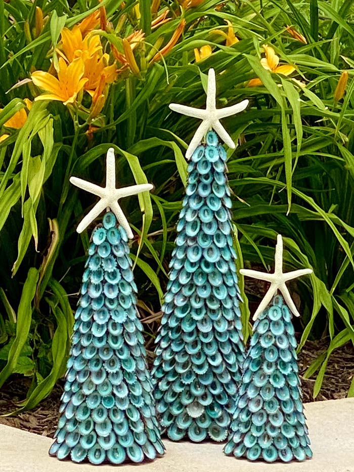 Seashell Aqua Limpet Tree #diy #coastal #christmas #decorhomeideas