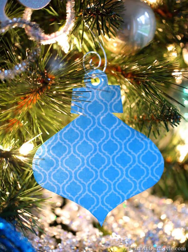 Semi-Handmade Paper Christmas Ornaments #Christmas #blue #decorations #decorhomeideas