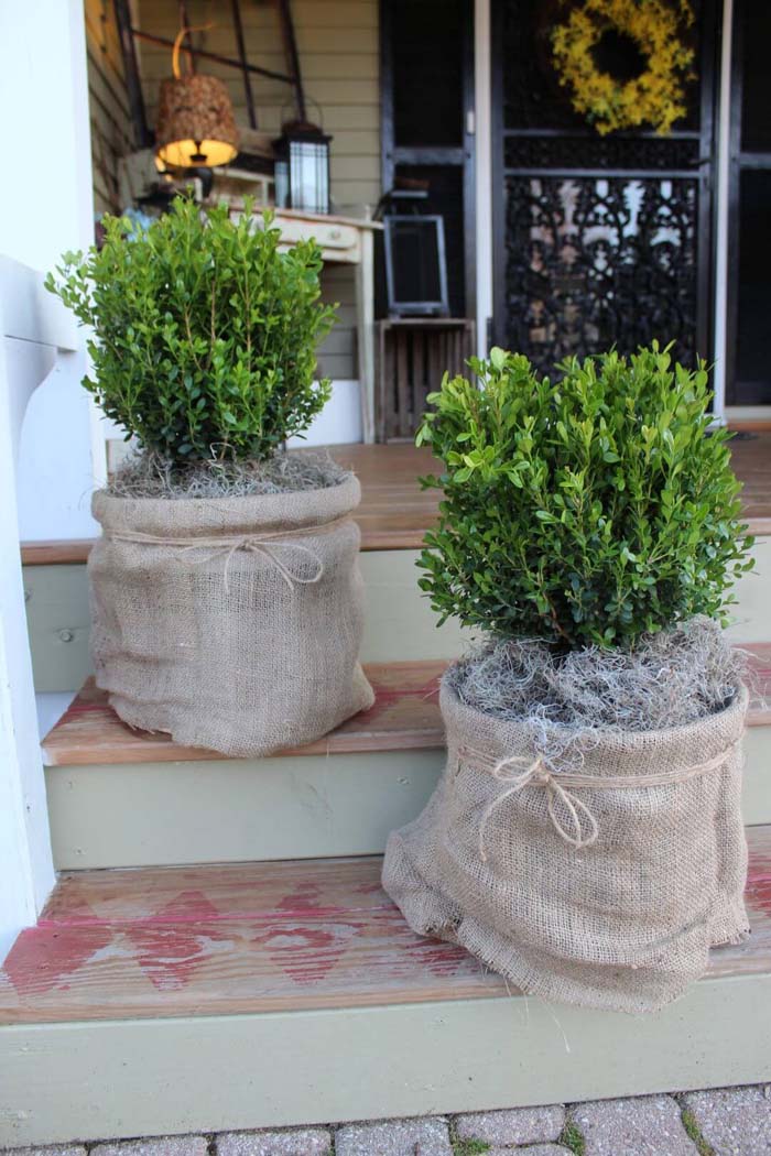 Shabby Chic Burlap and Twine Planter #flowerpot #frontdoor #frontporch #decorhomeideas