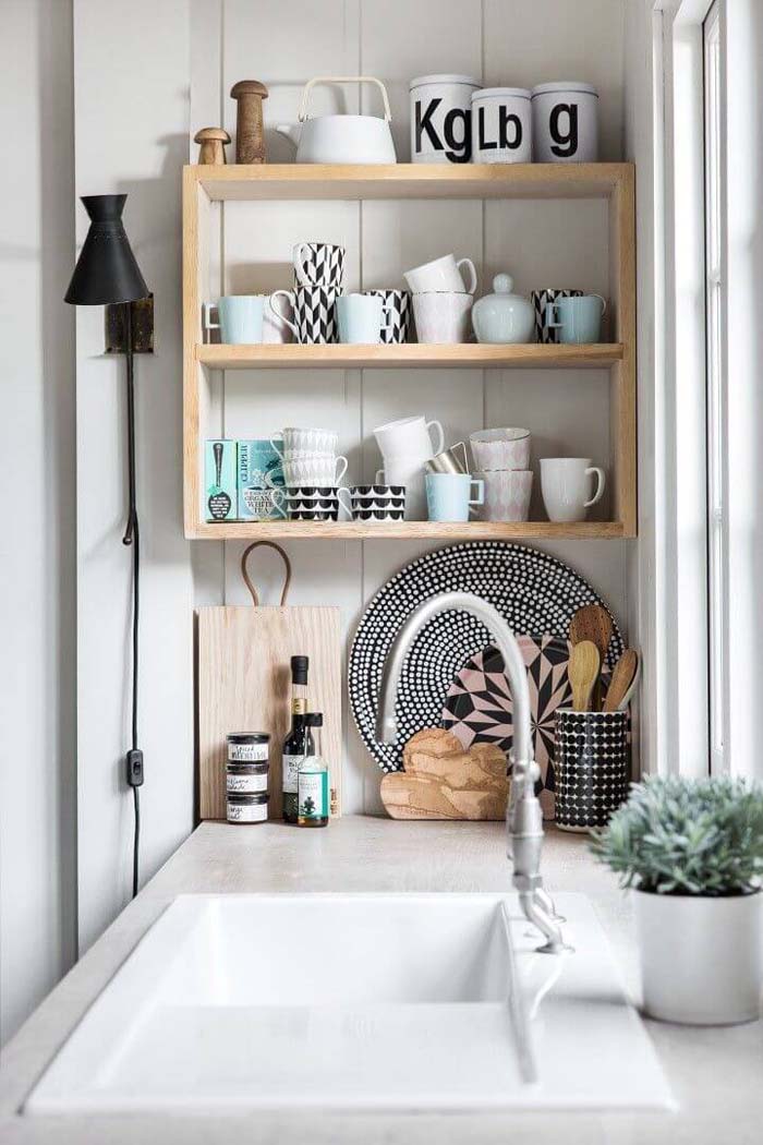 Simple Wall Shelving for Coffee Mugs #kitchen #countertop #organization #decorhomeideas