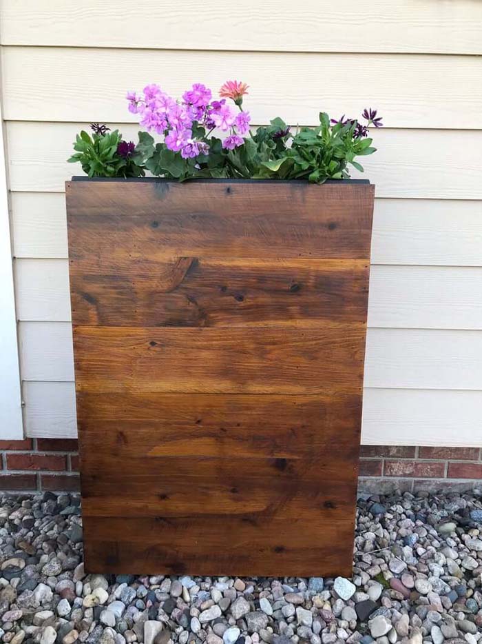 Slim Cedar Wood Planter Box #flowerpot #frontdoor #frontporch #decorhomeideas