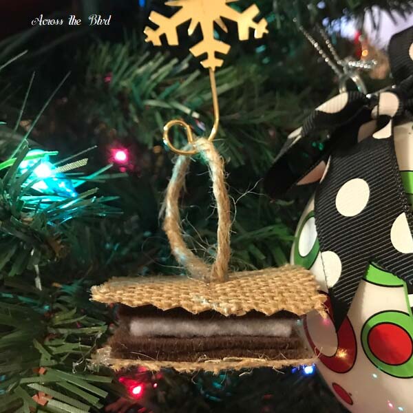 S’mores Christmas Ornaments #Christmas #rustic #ornaments #decorhomeideas