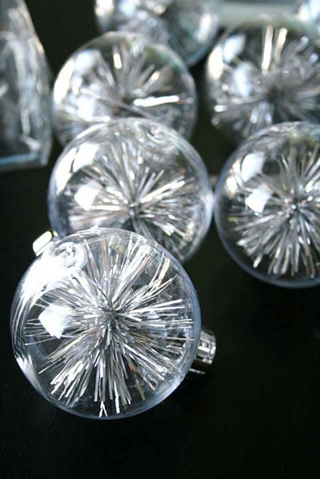 Space Age Sputnik Tinsel Ornaments #Christmas #tinsel #diy #decorhomeideas