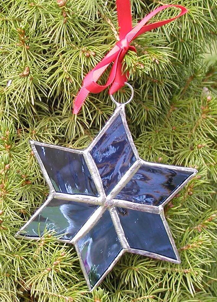 Stained Glass Blue Christmas Star #Christmas #blue #decorations #decorhomeideas