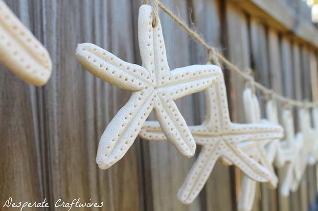 Starfish Salt Dough Christmas Garland #diy #coastal #christmas #decorhomeideas