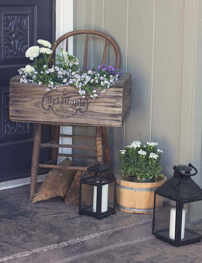 Stenciled and Stained Wooden Planter Box #flowerpot #frontdoor #frontporch #decorhomeideas