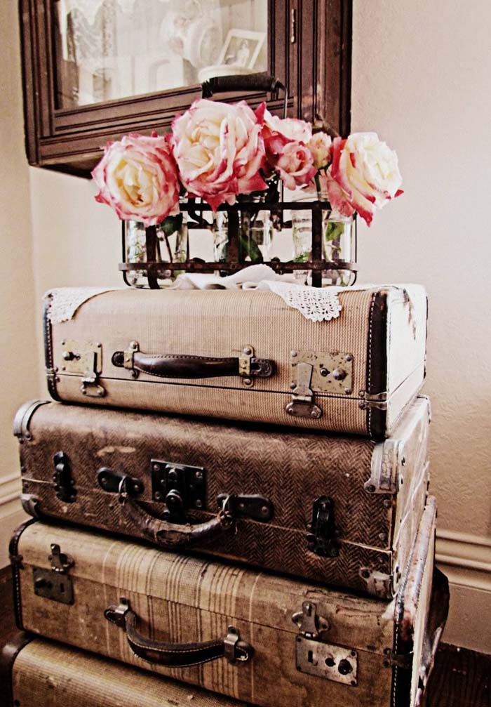 Super Simple Stacked Luggage Nightstand #bedroom #vintage #decor #decorhomeideas