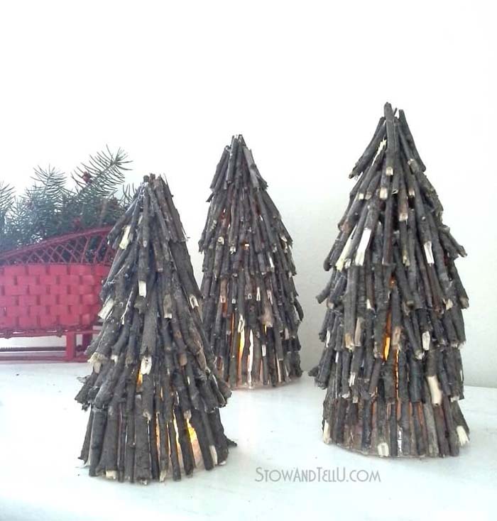 Twig Christmas Tree Luminaries #Christmas #vintage #diy #decorhomeideas