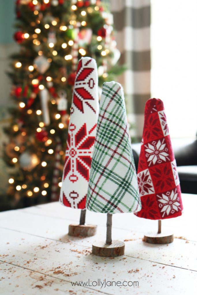 Ugly Sweater Christmas Tree #Christmas #tree #crafts #decorhomeideas