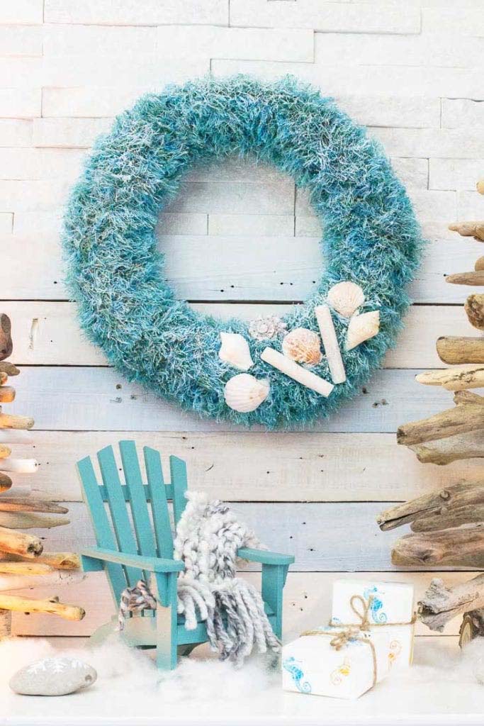 Upcycled Coastal Christmas Wreath #diy #coastal #christmas #decorhomeideas