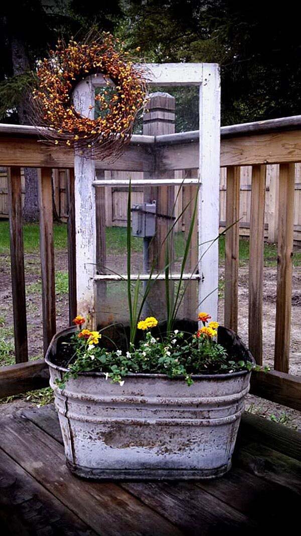 Upcycled Wash Tub and Window Planter Display #flowerpot #frontdoor #frontporch #decorhomeideas