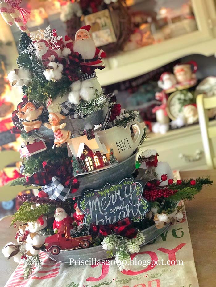 Vintage Christmas Tiered Tray #tieredtray #Christmas #decorhomeideas