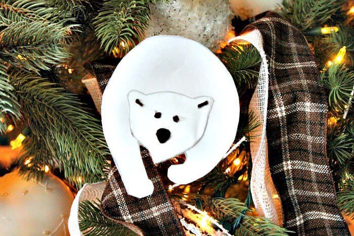 White Polar Bear Animal Decoration #Christmas #rustic #ornaments #decorhomeideas