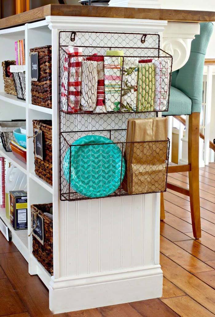 Wire Baskets Kitchen Storage #smallkitchen #storage #organization #decorhomeideas