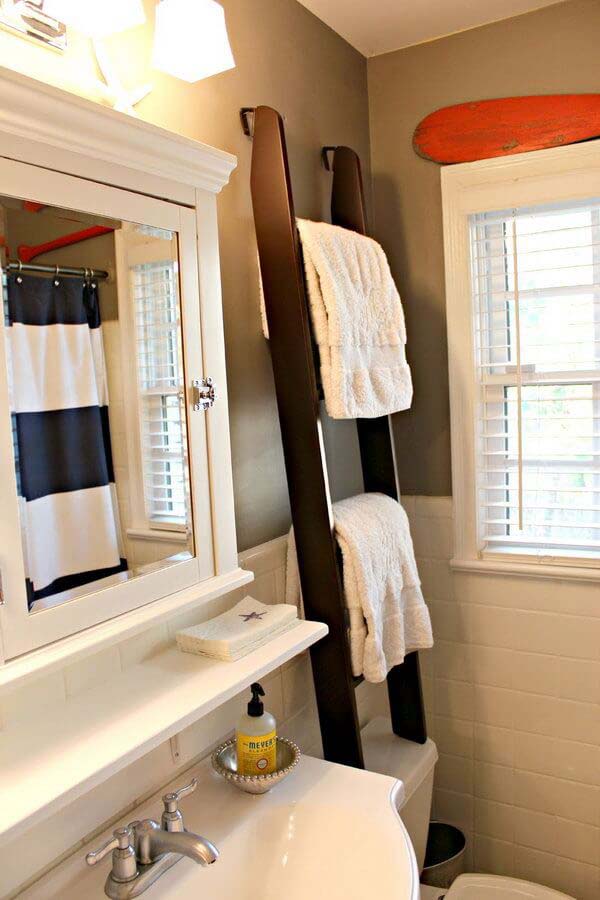 Workman’s Ladder Wooden Towel Holder #bathroom #towel #storage #decorhomeideas